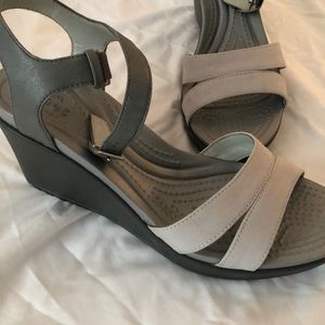 Size 9 croc platforms